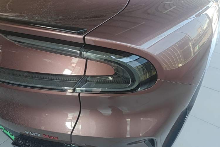 Used Xiaomi Auto YU7 2025 Ultra-Long Range High-Performance All-Wheel-Drive Max Edition Right Rear Taillight