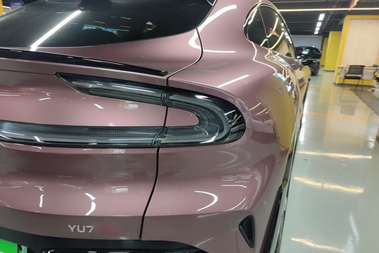 Used Xiaomi Auto YU7 2025 Ultra-Long Range High-Performance All-Wheel-Drive Max Edition Right Rear Taillight