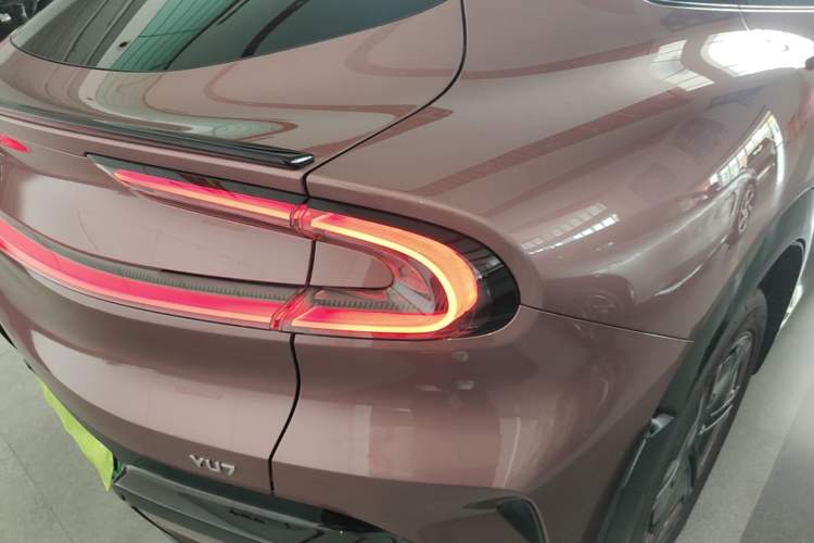 Used Xiaomi Auto YU7 2025 Ultra-Long Range All-Wheel Drive Pro Version Right Rear Taillight