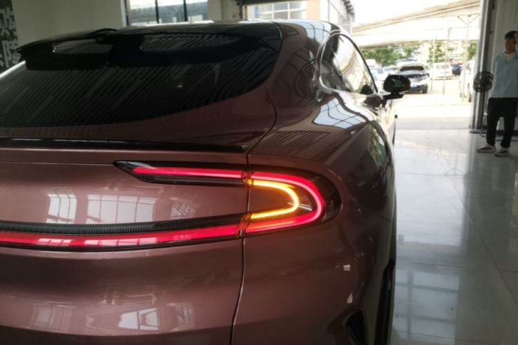 Used Xiaomi Auto YU7 2025 Ultra-Long Range All-Wheel Drive Pro Version Right Rear Taillight