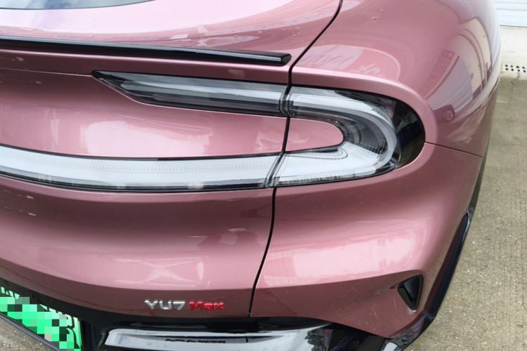 Used Xiaomi Auto YU7 2025 Ultra-Long Range All-Wheel Drive Pro Version Right Rear Taillight