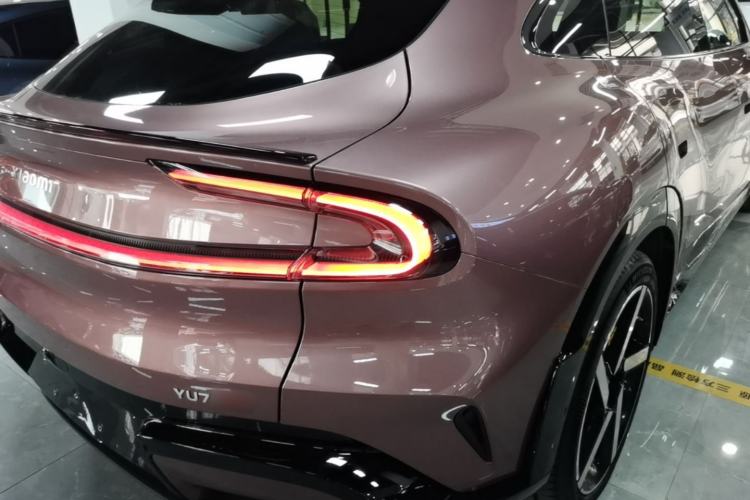 Used Xiaomi Auto YU7 2025 Ultra-Long Range High-Performance All-Wheel-Drive Max Edition Right Rear Taillight