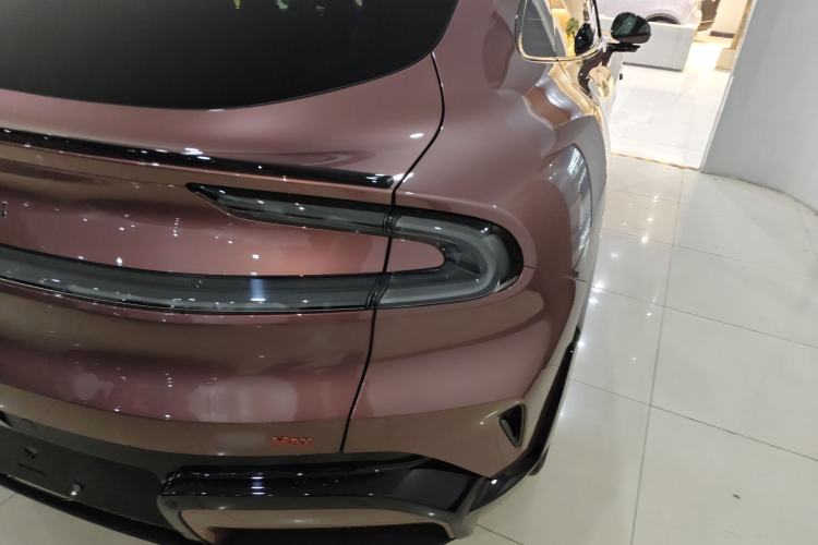 Used Xiaomi Auto YU7 2025 Ultra-Long Range High-Performance All-Wheel-Drive Max Edition Right Rear Taillight