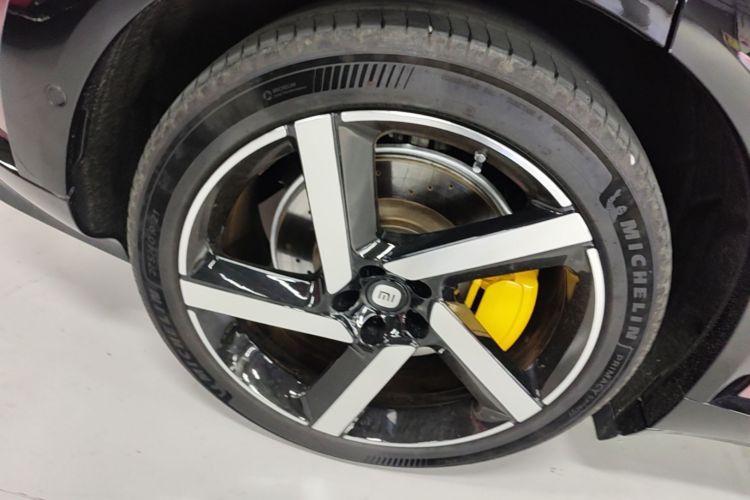 Used Xiaomi Auto YU7 2025 Ultra-Long Range High-Performance All-Wheel-Drive Max Edition Right Rear Wheel Hub