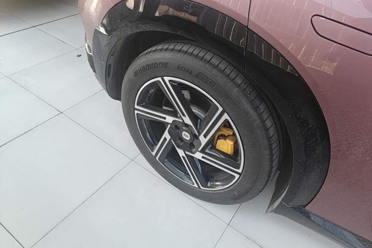 Used Xiaomi Auto YU7 2025 Ultra-Long Range High-Performance All-Wheel-Drive Max Edition Right Rear Wheel Hub