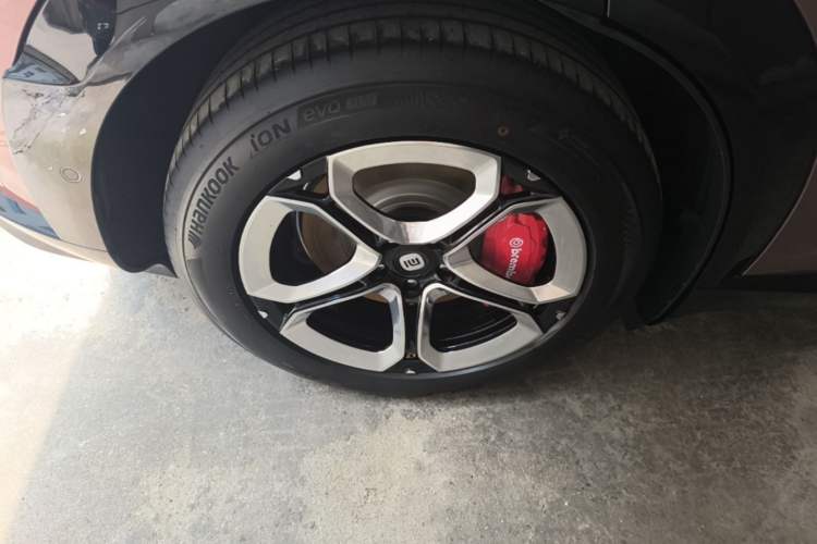 Used Xiaomi Auto YU7 2025 Ultra-Long Range All-Wheel Drive Pro Version Right Rear Wheel Hub