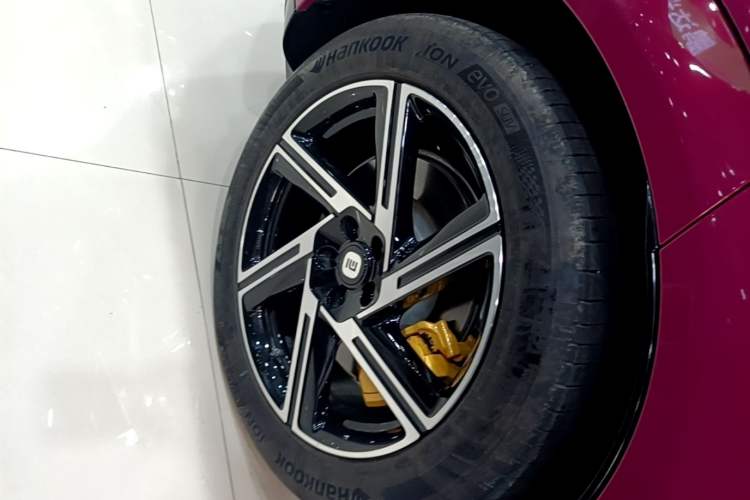 Used Xiaomi Auto YU7 2025 Ultra-Long Range Rear-Wheel Drive Version Right Rear Wheel Hub