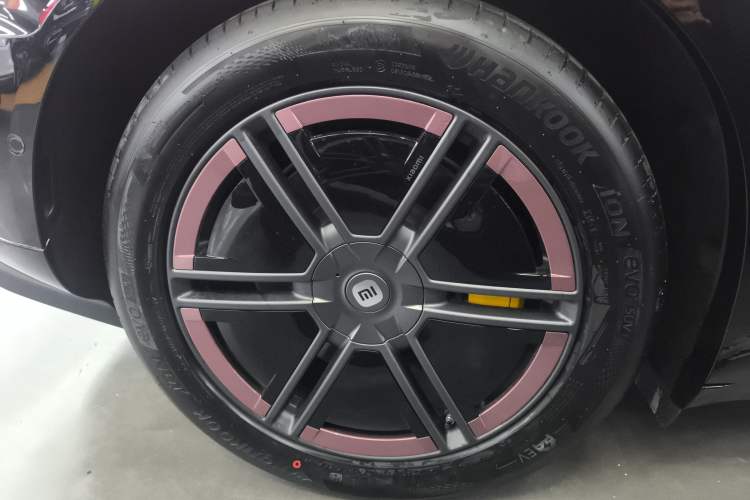 Used Xiaomi Auto YU7 2025 Ultra-Long Range Rear-Wheel Drive Version Right Rear Wheel Hub