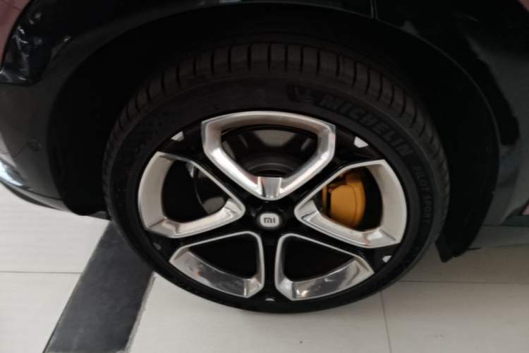 Used Xiaomi Auto YU7 2025 Ultra-Long Range All-Wheel Drive Pro Version Right Rear Wheel Hub