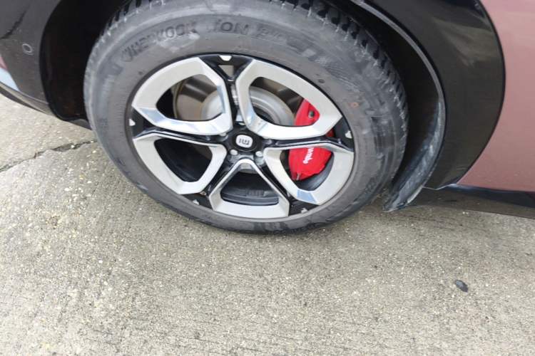 Used Xiaomi Auto YU7 2025 Ultra-Long Range All-Wheel Drive Pro Version Right Rear Wheel Hub