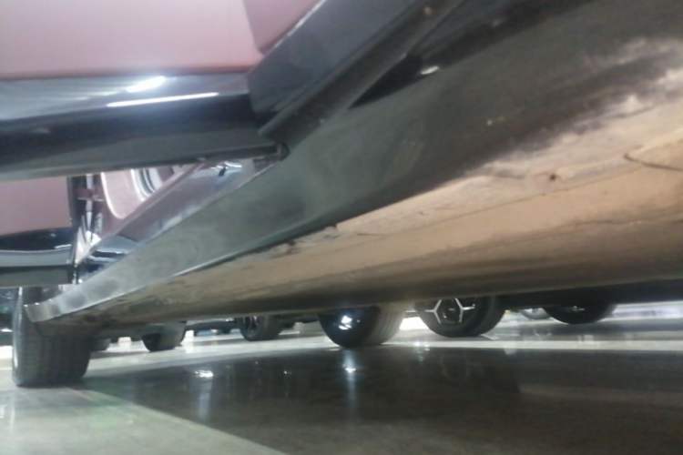 Used Xiaomi Auto YU7 2025 Ultra-Long Range High-Performance All-Wheel-Drive Max Edition Right Side Sill