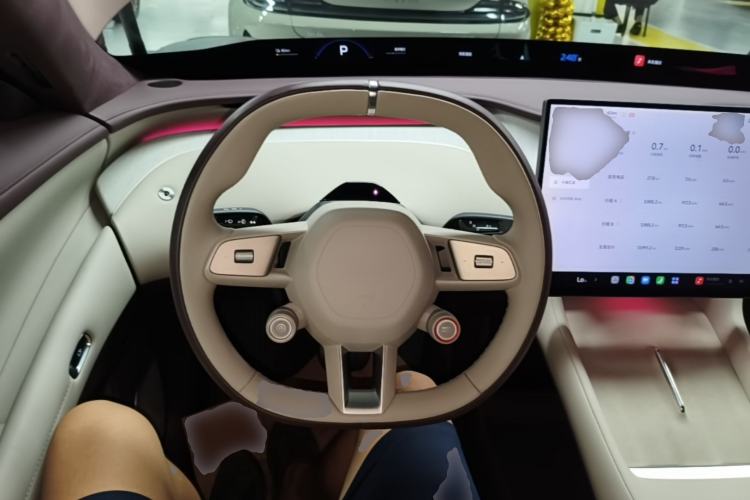 Used Xiaomi Auto YU7 2025 Ultra-Long Range High-Performance All-Wheel-Drive Max Edition Steering Wheel