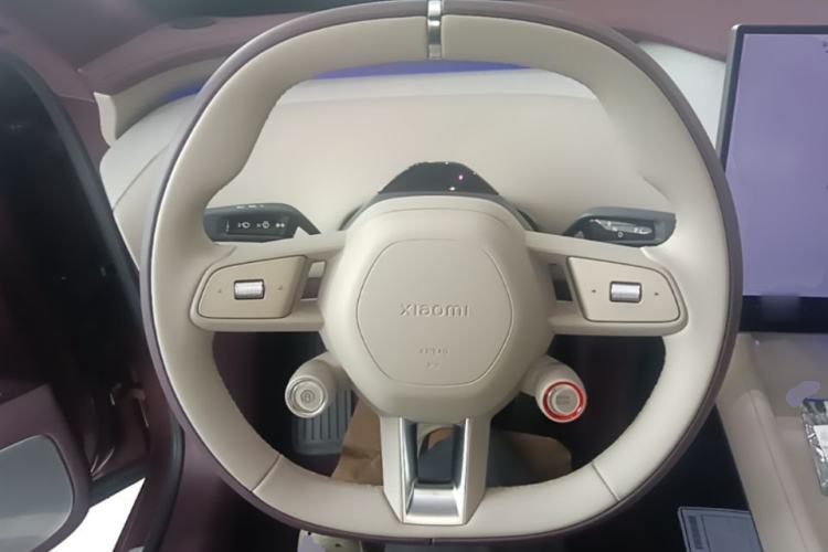 Used Xiaomi Auto YU7 2025 Ultra-Long Range High-Performance All-Wheel-Drive Max Edition Steering Wheel