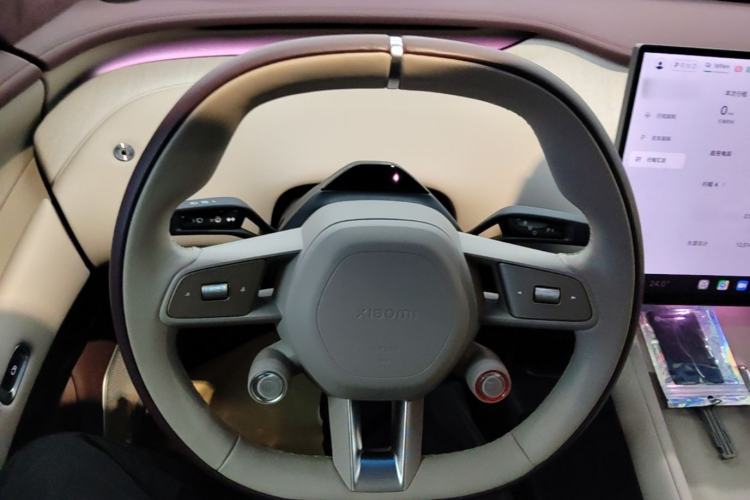 Used Xiaomi Auto YU7 2025 Ultra-Long Range High-Performance All-Wheel-Drive Max Edition Steering Wheel