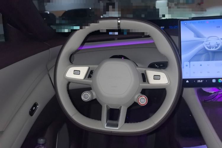 Used Xiaomi Auto YU7 2025 Ultra-Long Range Rear-Wheel Drive Version Steering Wheel