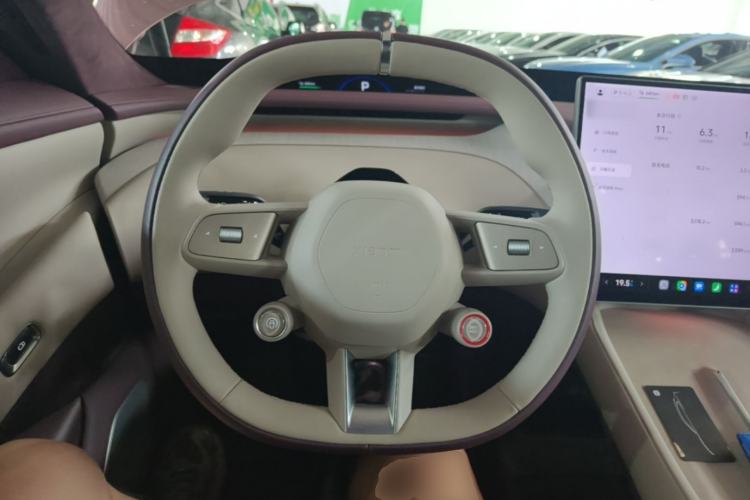 Used Xiaomi Auto YU7 2025 Ultra-Long Range High-Performance All-Wheel-Drive Max Edition Steering Wheel