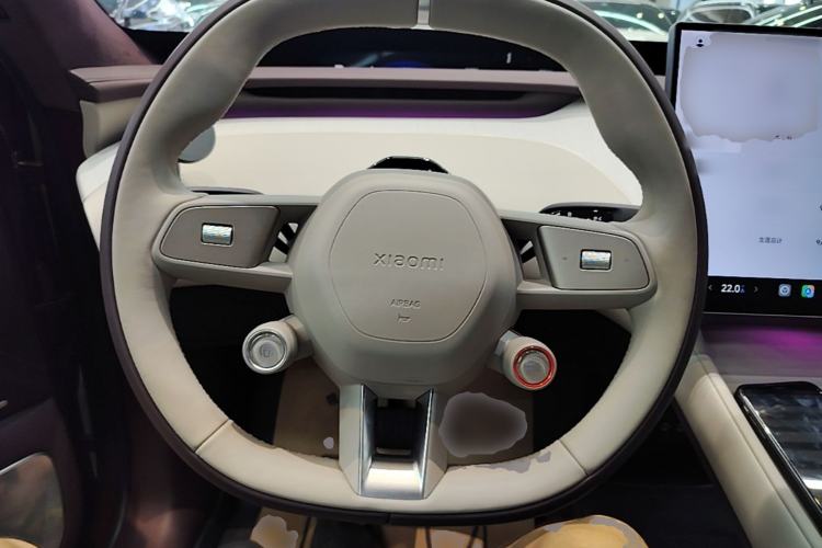 Used Xiaomi Auto YU7 2025 Ultra-Long Range High-Performance All-Wheel-Drive Max Edition Steering Wheel