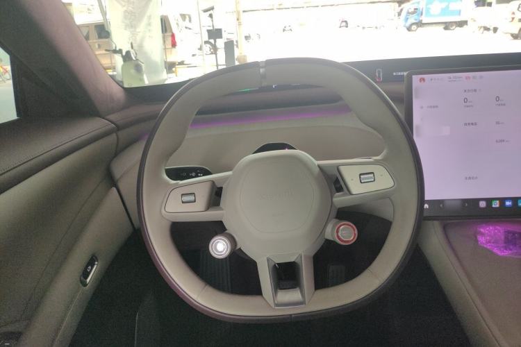 Used Xiaomi Auto YU7 2025 Ultra-Long Range High-Performance All-Wheel-Drive Max Edition Steering Wheel