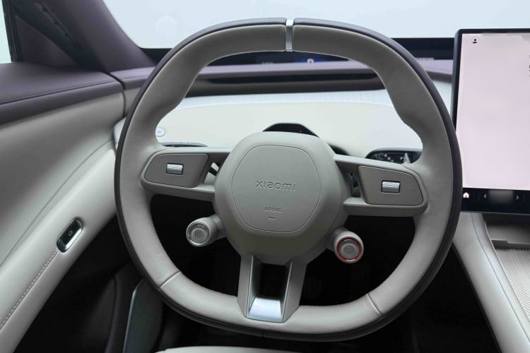 Used Xiaomi Auto YU7 2025 Ultra-Long Range Rear-Wheel Drive Version Steering Wheel
