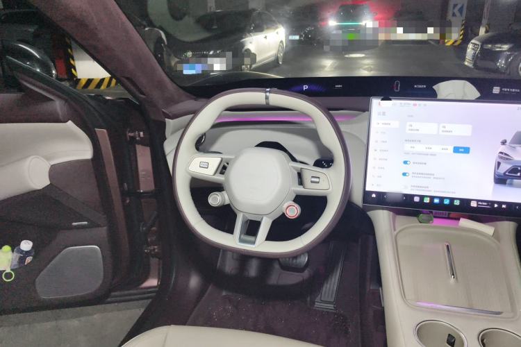 Used Xiaomi Auto YU7 2025 Ultra-Long Range High-Performance All-Wheel-Drive Max Edition Steering Wheel
