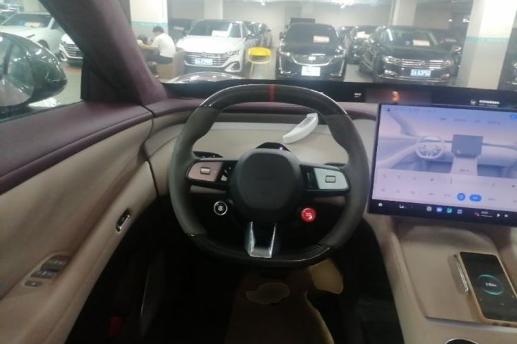 Used Xiaomi Auto YU7 2025 Ultra-Long Range High-Performance All-Wheel-Drive Max Edition Steering Wheel