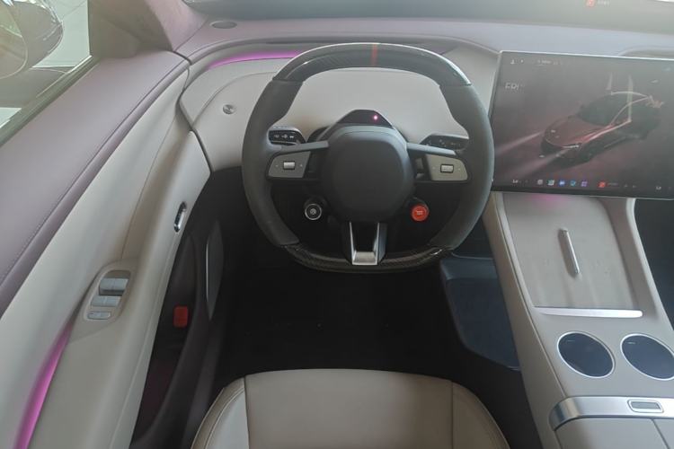 Used Xiaomi Auto YU7 2025 Ultra-Long Range High-Performance All-Wheel-Drive Max Edition Steering Wheel