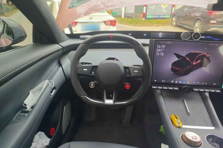 Used Xiaomi Auto YU7 2025 Ultra-Long Range High-Performance All-Wheel-Drive Max Edition Steering Wheel