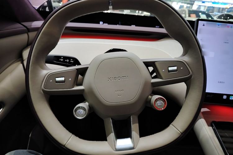 Used Xiaomi Auto YU7 2025 Ultra-Long Range High-Performance All-Wheel-Drive Max Edition Steering Wheel