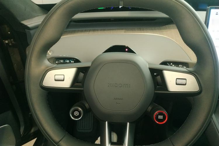 Used Xiaomi Auto YU7 2025 Ultra-Long Range High-Performance All-Wheel-Drive Max Edition Steering Wheel