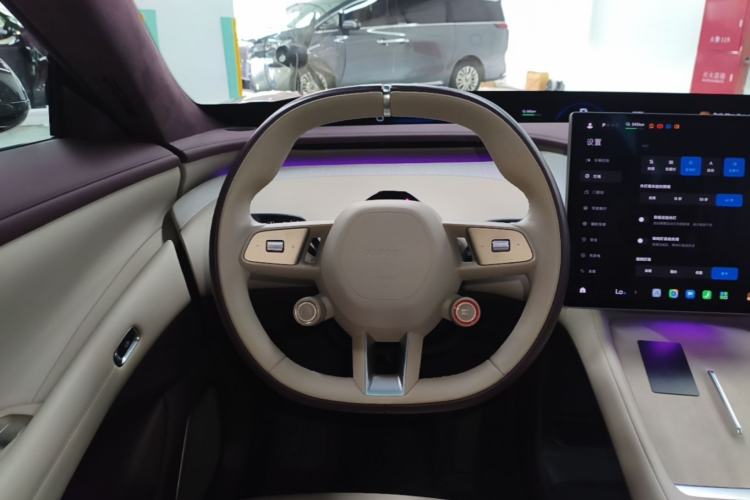 Used Xiaomi Auto YU7 2025 Ultra-Long Range High-Performance All-Wheel-Drive Max Edition Steering Wheel