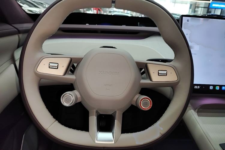 Used Xiaomi Auto YU7 2025 Ultra-Long Range High-Performance All-Wheel-Drive Max Edition Steering Wheel