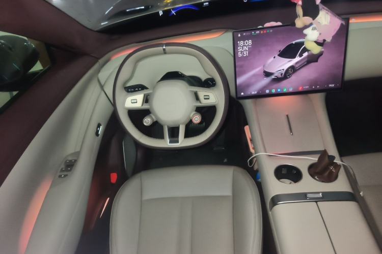 Used Xiaomi Auto YU7 2025 Ultra-Long Range High-Performance All-Wheel-Drive Max Edition Steering Wheel