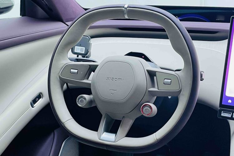 Used Xiaomi Auto YU7 2025 Ultra-Long Range High-Performance All-Wheel-Drive Max Edition Steering Wheel