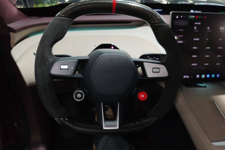 Used Xiaomi Auto YU7 2025 Ultra-Long Range High-Performance All-Wheel-Drive Max Edition Steering Wheel