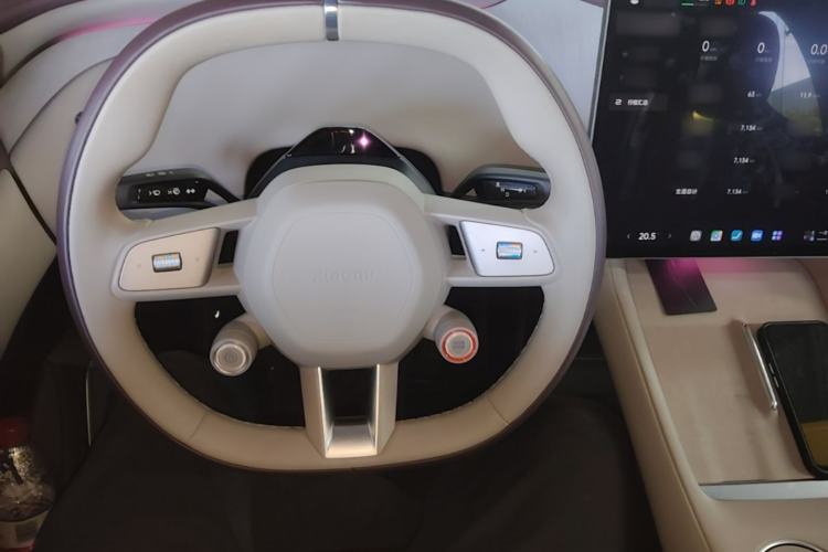 Used Xiaomi Auto YU7 2025 Ultra-Long Range High-Performance All-Wheel-Drive Max Edition Steering Wheel