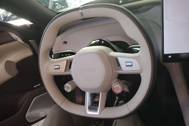 Used Xiaomi Auto YU7 2025 Ultra-Long Range Rear-Wheel Drive Version Steering Wheel