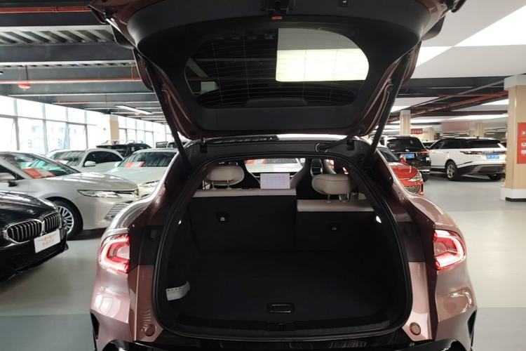 Used Xiaomi Auto YU7 2025 Ultra-Long Range High-Performance All-Wheel-Drive Max Edition Trunk