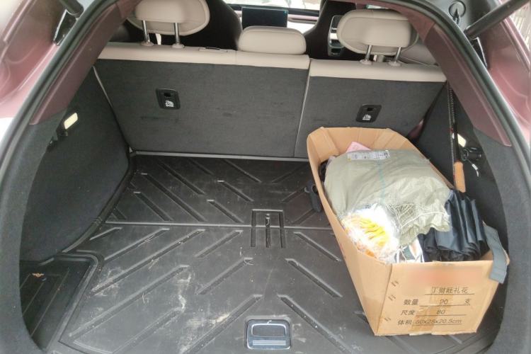 Used Xiaomi Auto YU7 2025 Ultra-Long Range High-Performance All-Wheel-Drive Max Edition Trunk