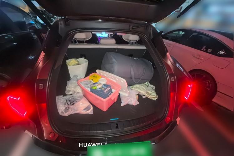 Used Xiaomi Auto YU7 2025 Ultra-Long Range Rear-Wheel Drive Version Trunk
