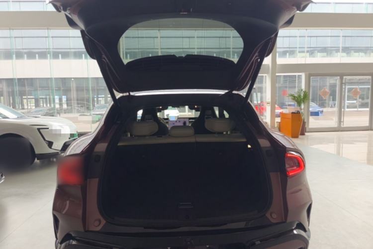 Used Xiaomi Auto YU7 2025 Ultra-Long Range High-Performance All-Wheel-Drive Max Edition Trunk