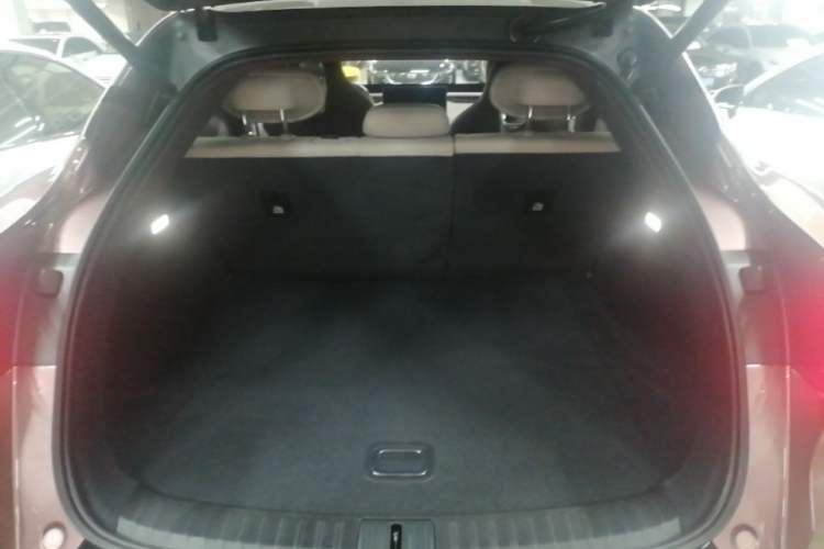 Used Xiaomi Auto YU7 2025 Ultra-Long Range High-Performance All-Wheel-Drive Max Edition Trunk