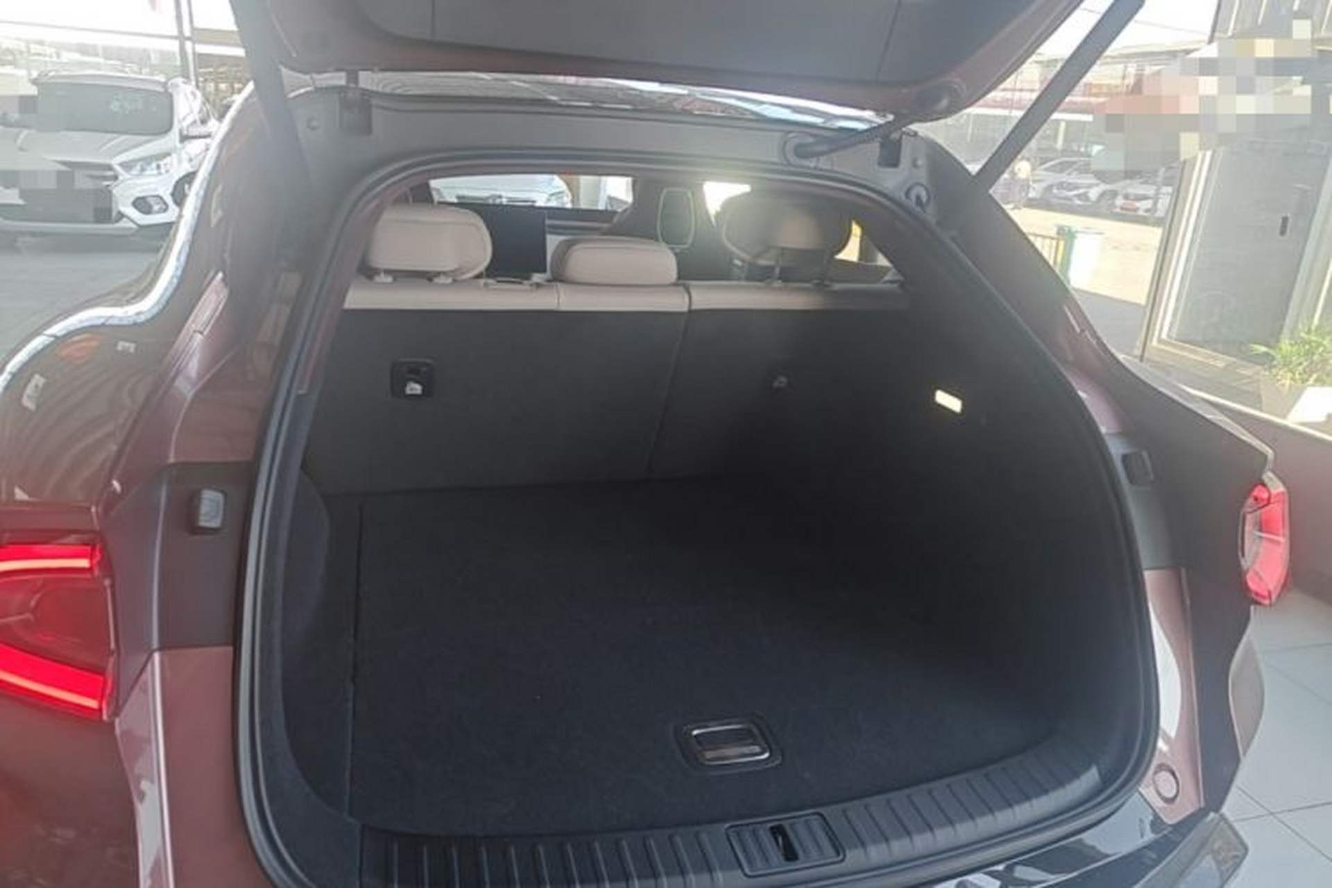 Used Xiaomi Auto YU7 2025 Ultra-Long Range High-Performance All-Wheel-Drive Max Edition Trunk