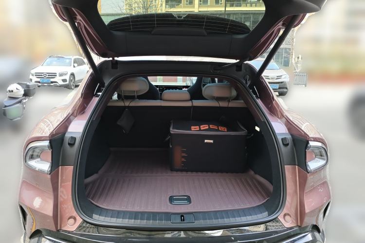 Used Xiaomi Auto YU7 2025 Ultra-Long Range High-Performance All-Wheel-Drive Max Edition Trunk