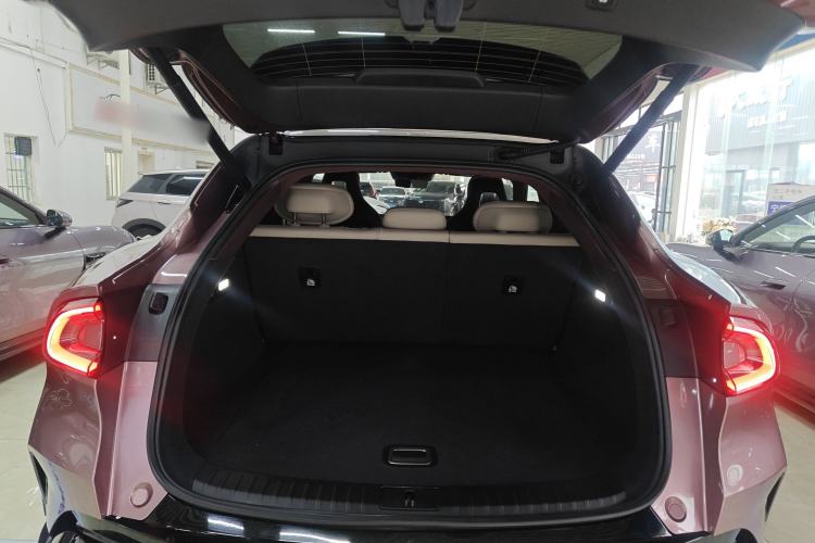 Used Xiaomi Auto YU7 2025 Ultra-Long Range High-Performance All-Wheel-Drive Max Edition Trunk