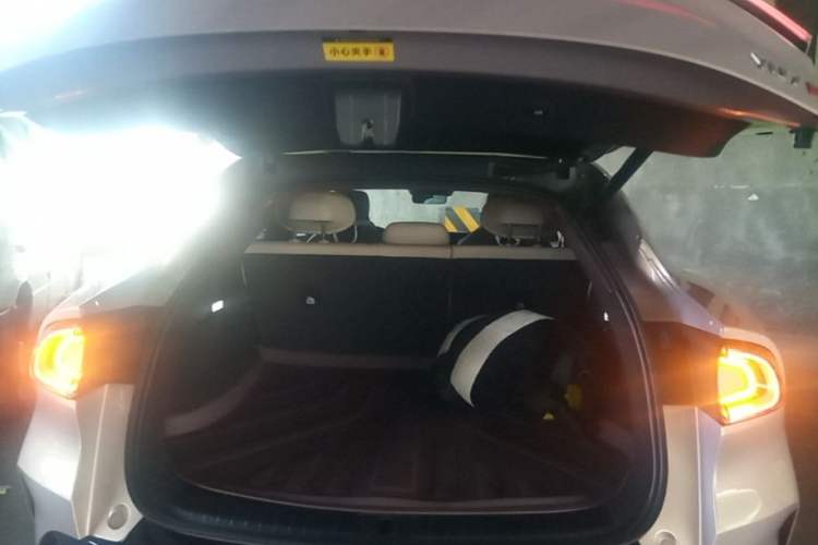 Used Xiaomi Auto YU7 2025 Ultra-Long Range High-Performance All-Wheel-Drive Max Edition Trunk