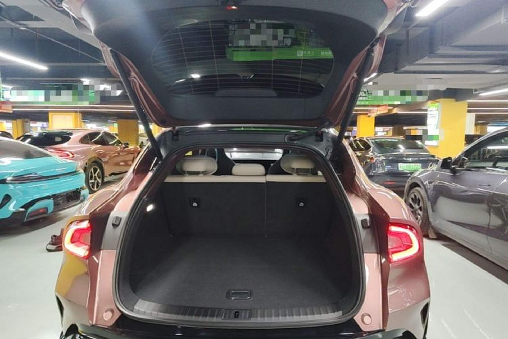 Used Xiaomi Auto YU7 2025 Ultra-Long Range High-Performance All-Wheel-Drive Max Edition Trunk