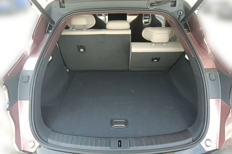 Used Xiaomi Auto YU7 2025 Ultra-Long Range High-Performance All-Wheel-Drive Max Edition Trunk