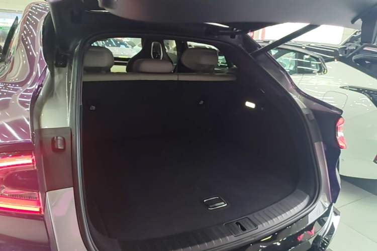 Used Xiaomi Auto YU7 2025 Ultra-Long Range Rear-Wheel Drive Version Trunk