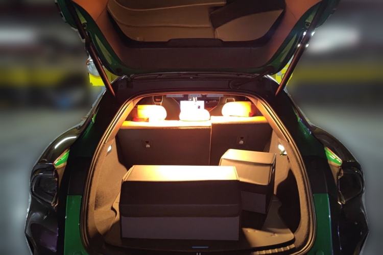 Used Xiaomi Auto YU7 2025 Ultra-Long Range High-Performance All-Wheel-Drive Max Edition Trunk