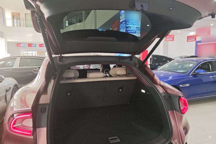 Used Xiaomi Auto YU7 2025 Ultra-Long Range High-Performance All-Wheel-Drive Max Edition Trunk